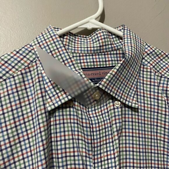 Vineyard vines long sleeve button down - Picture 4 of 5
